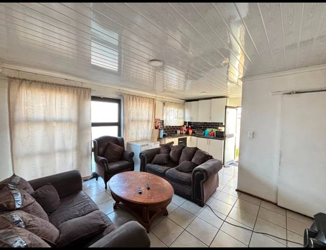 5 BEDROOM HOUSE FOR SALE IN RUSSELS REST